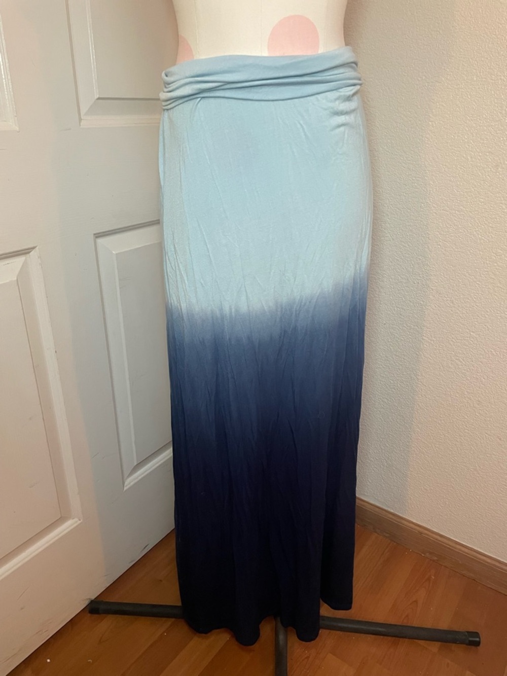 Old Navy Light Blue to Navy Ombre Maxi Skirt